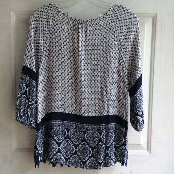 Top - Picture 2 of 4